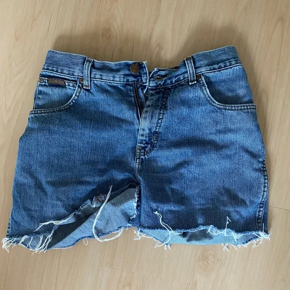 Vintage Wrangler shorts - great condition - Picture 2 of 5